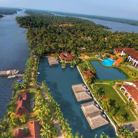 Plumeria Lake Resort & Spa Vayalar Ngoại thất bức ảnh