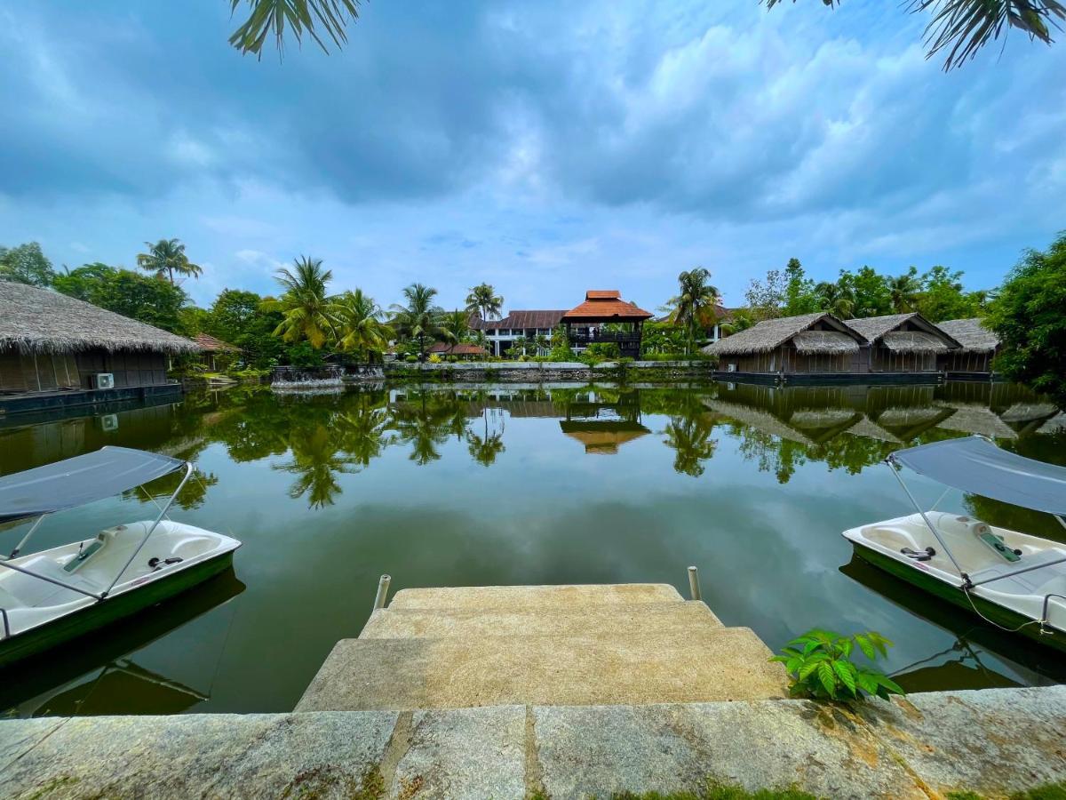 Plumeria Lake Resort & Spa Vayalar Ngoại thất bức ảnh
